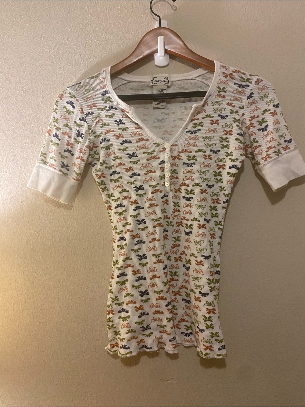 Women’s/Juniors Y2K Vintage Ribbed Short sleeved Henley With Bow Print